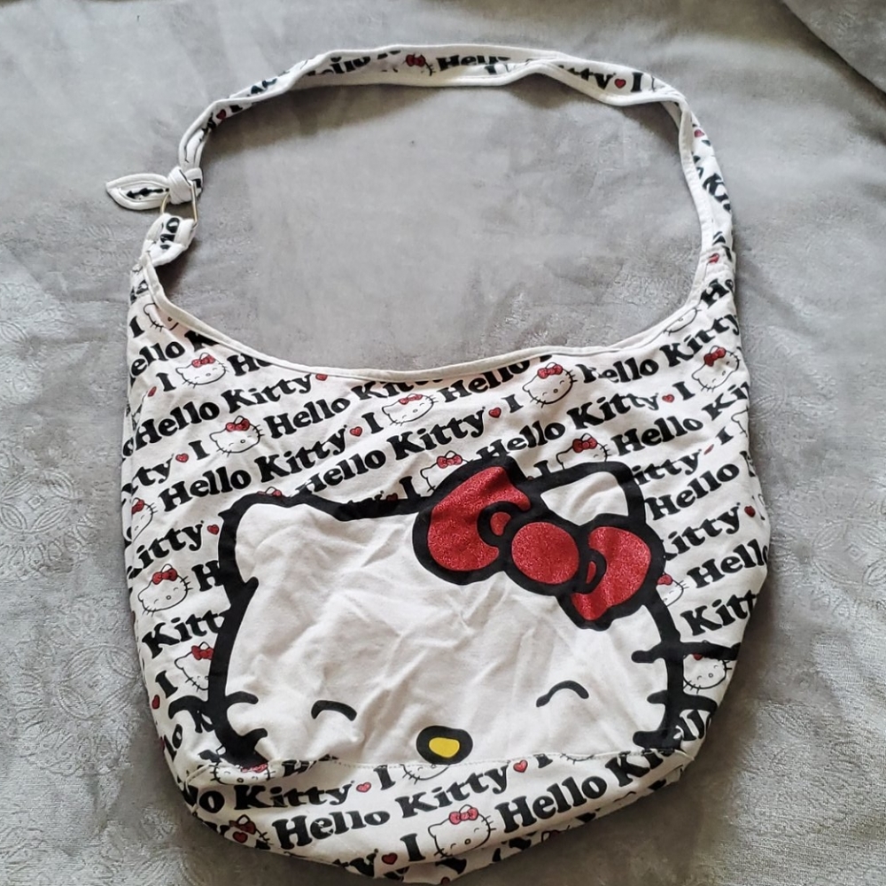 FREE hello kitty bag with 🌟 4 for $20🌟